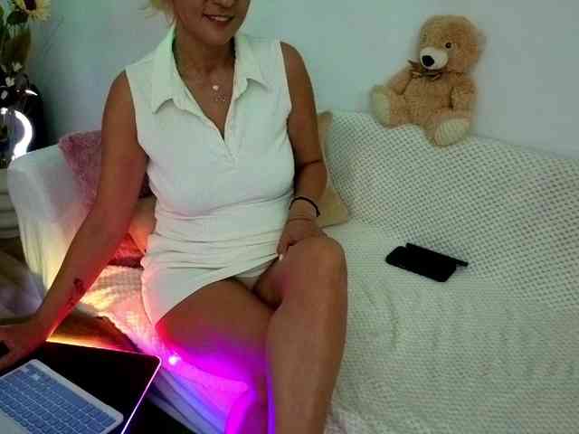 Sweetaniaa webcam