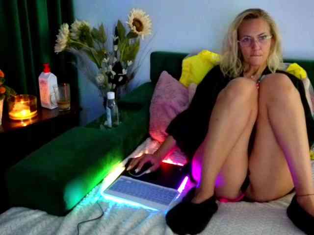 Sweetaniaa webcam