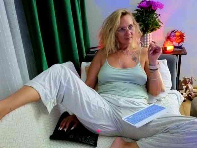Sweetaniaa webcam