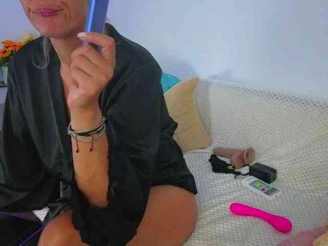 Sweetaniaa webcam