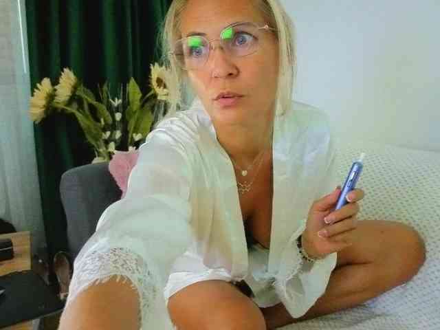 Sweetaniaa webcam