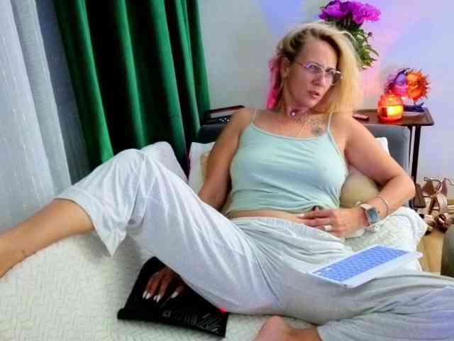Sweetaniaa webcam