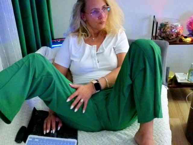 Sweetaniaa webcam