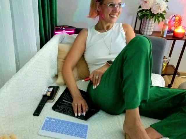 Sweetaniaa webcam