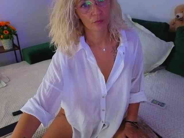 Sweetaniaa webcam