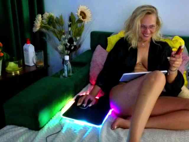 Sweetaniaa webcam