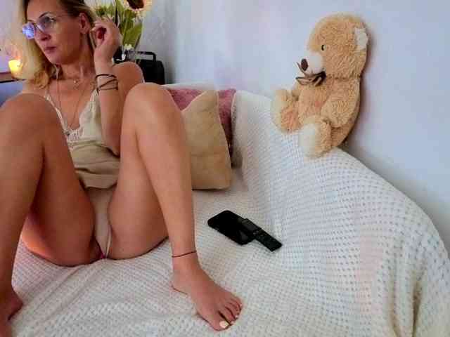 Sweetaniaa webcam