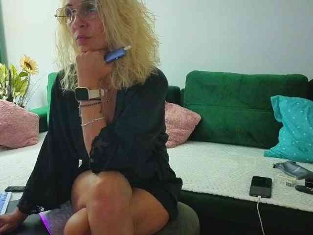 Sweetaniaa webcam