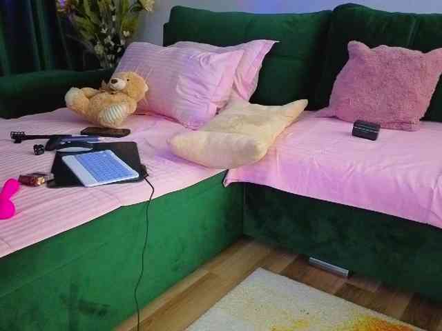 Sweetaniaa webcam