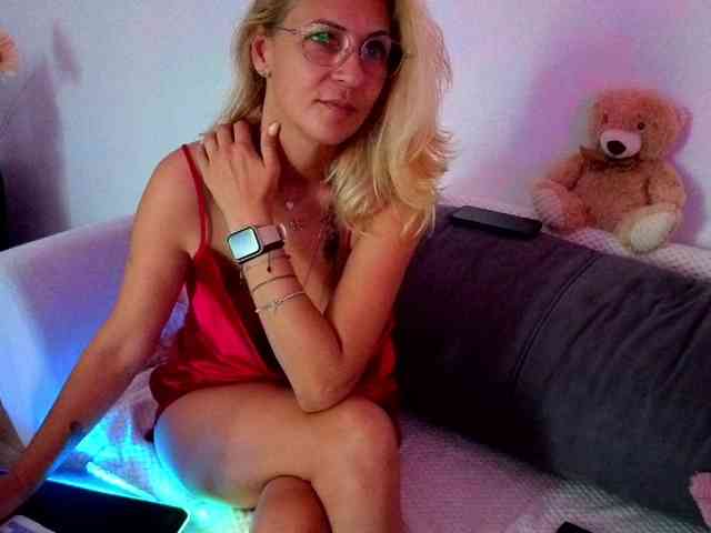 Sweetaniaa webcam