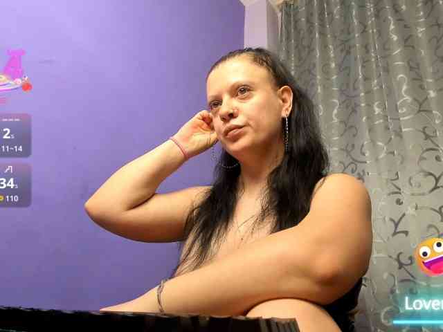 AdriannaLyly webcam