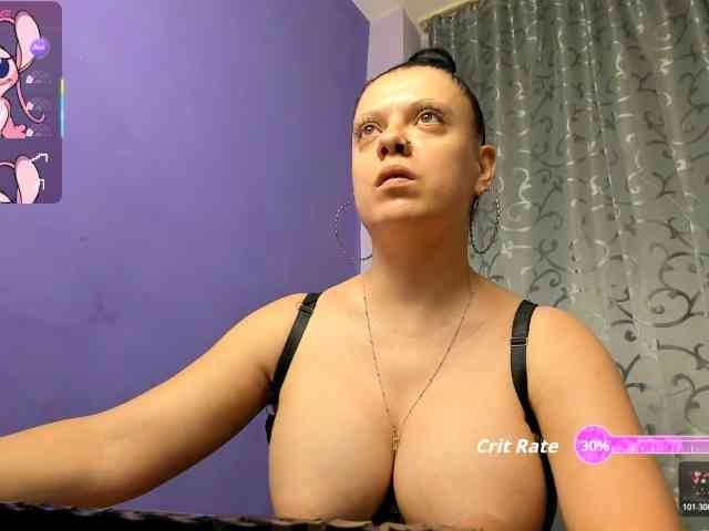 AdriannaLyly webcam