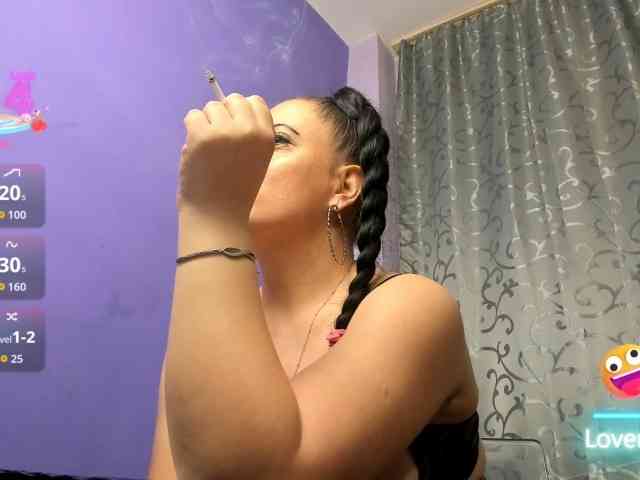 AdriannaLyly webcam