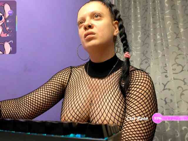 AdriannaLyly webcam