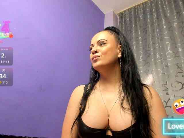 AdriannaLyly webcam