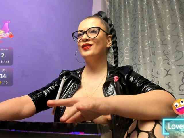 AdriannaLyly webcam