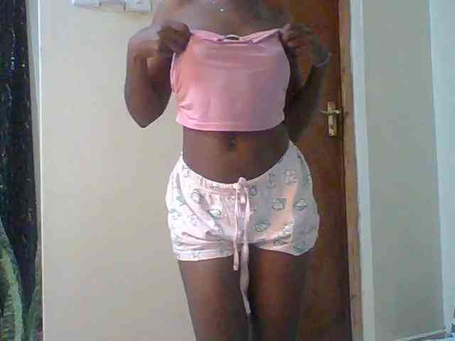 Curvyliana webcam