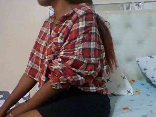 Curvyliana webcam