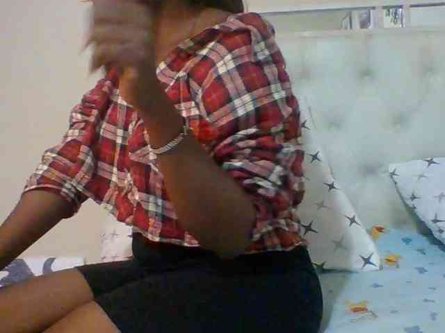 Curvyliana webcam