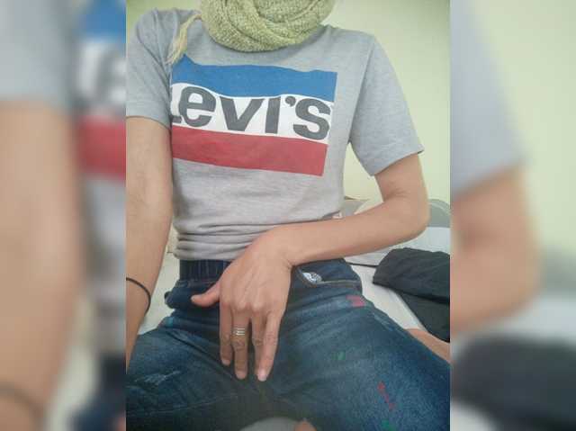 Rabearivelo live cam on BongaCams