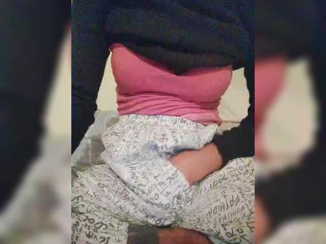 le modèle Molie-777 est en webcam porno dans un show sur le site bongacams, il possède les tags suivants: Ebony,Brunette,Hairy