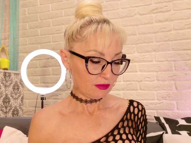Milforja live cam on BongaCams