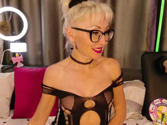 Milforja live cam on BongaCams