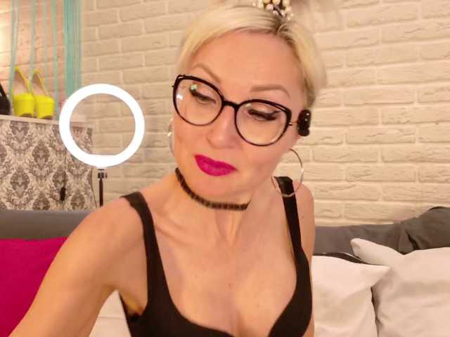 Milforja live cam on BongaCams