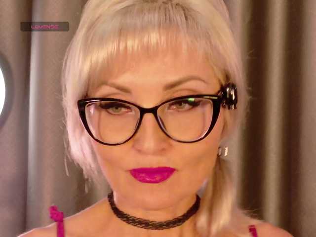 Milforja live cam on BongaCams