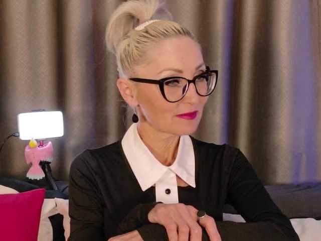 Milforja live cam on BongaCams