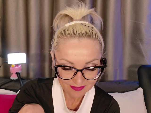 Milforja live cam on BongaCams
