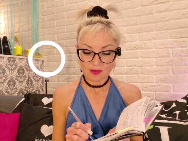 Milforja live cam on BongaCams