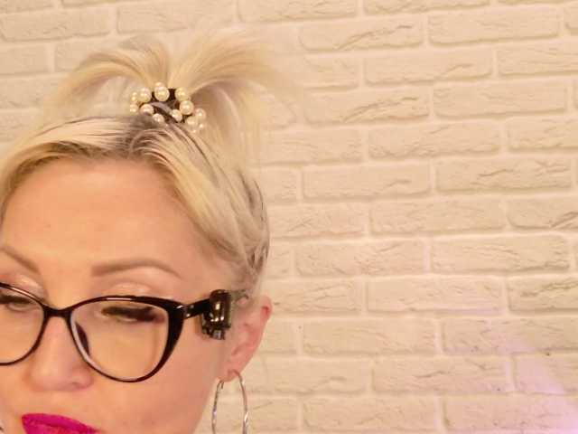 Milforja live cam on BongaCams