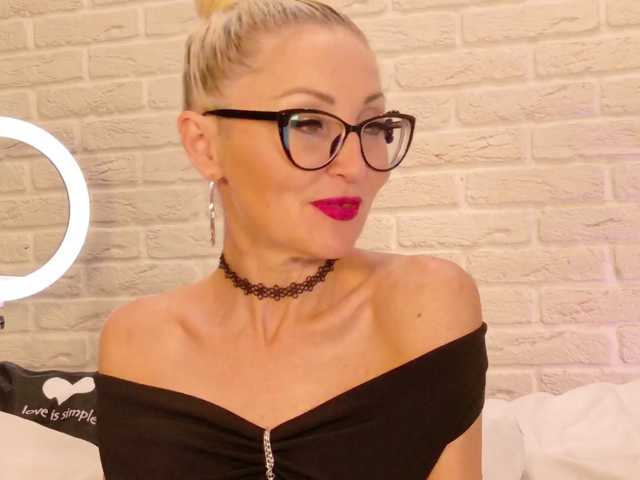 Milforja live cam on BongaCams