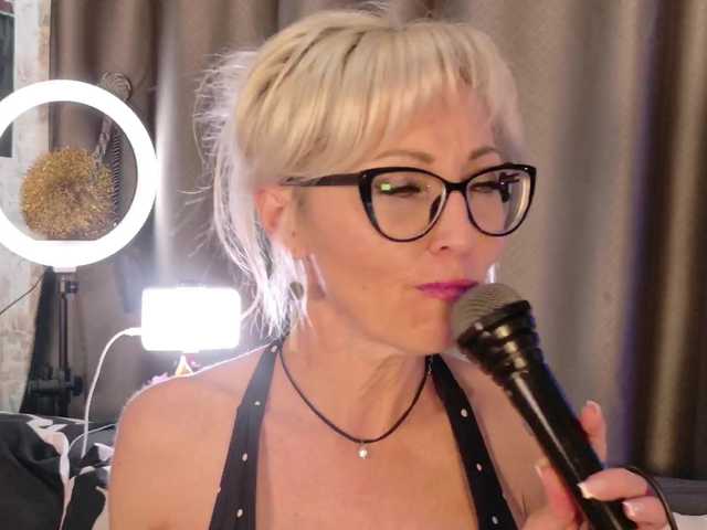 Milforja live cam on BongaCams
