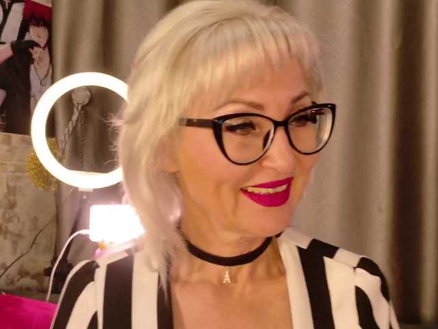 Milforja live cam on BongaCams