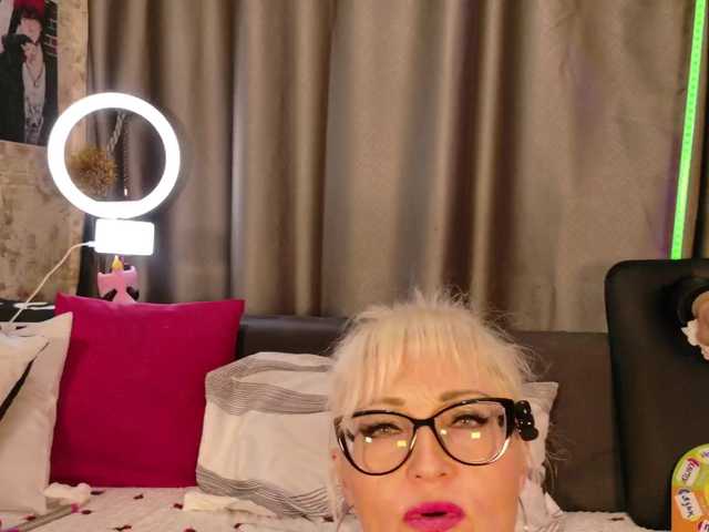 Milforja live webcam show