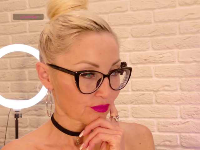 Milforja live cam on BongaCams