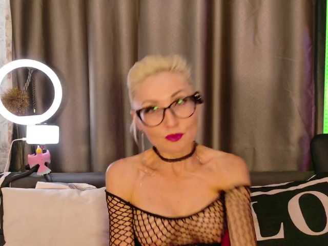 Milforja live webcam show