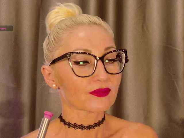 Milforja live cam on BongaCams