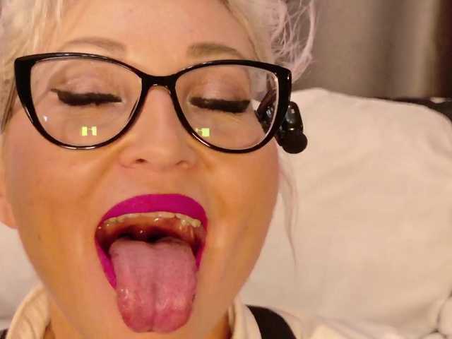 Milforja live cam on BongaCams