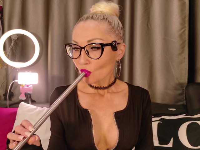 Milforja live cam on BongaCams