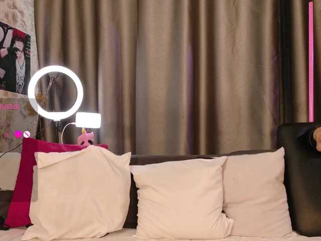 Milforja live webcam show