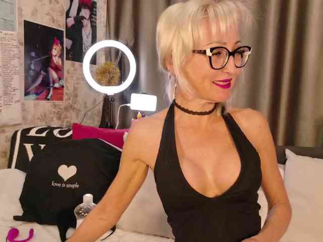 Milforja Sex Cam Show