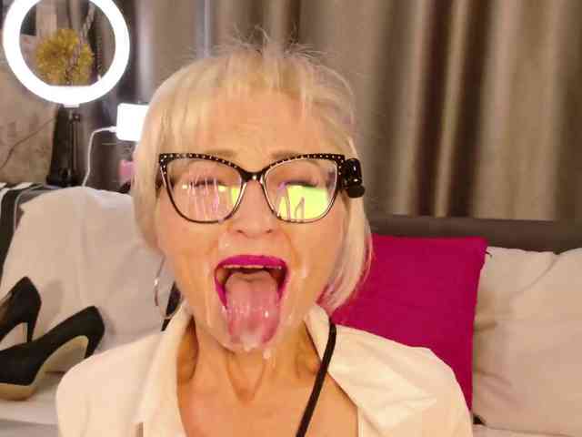 Milforja Sex Cam Show