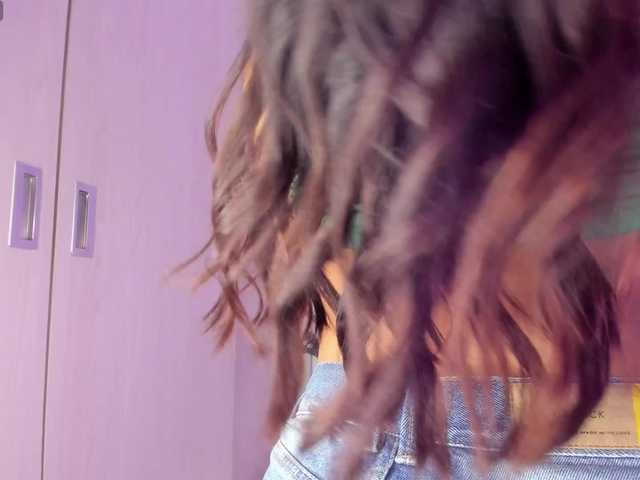 IrinaTannedd live cam on BongaCams