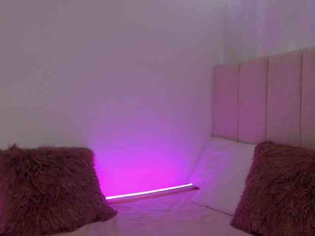 IrinaTannedd webcam