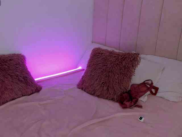 IrinaTannedd webcam