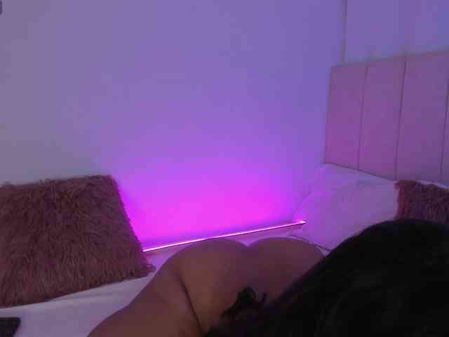 IrinaTannedd webcam
