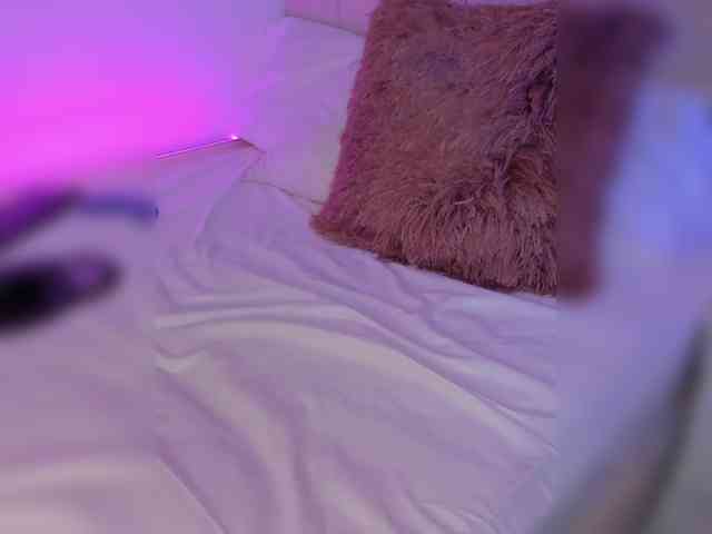 IrinaTannedd webcam